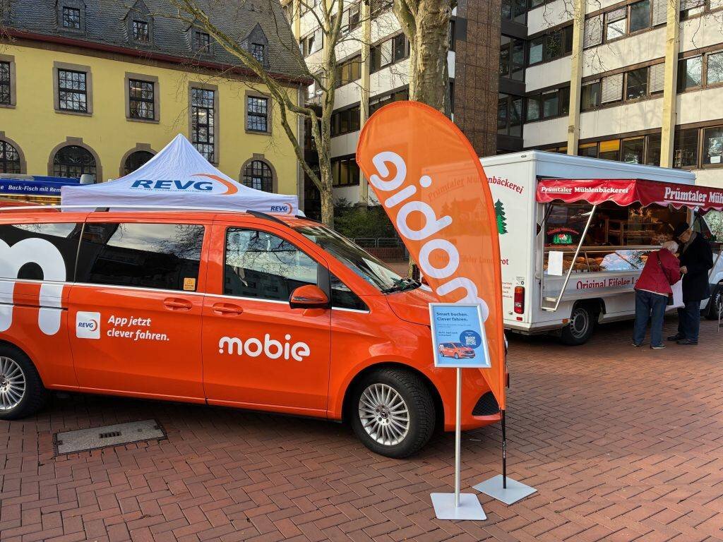 „mobie“-Infostand der REVG erneut auf dem Frechener Wochenmarkt am 10. April 2026