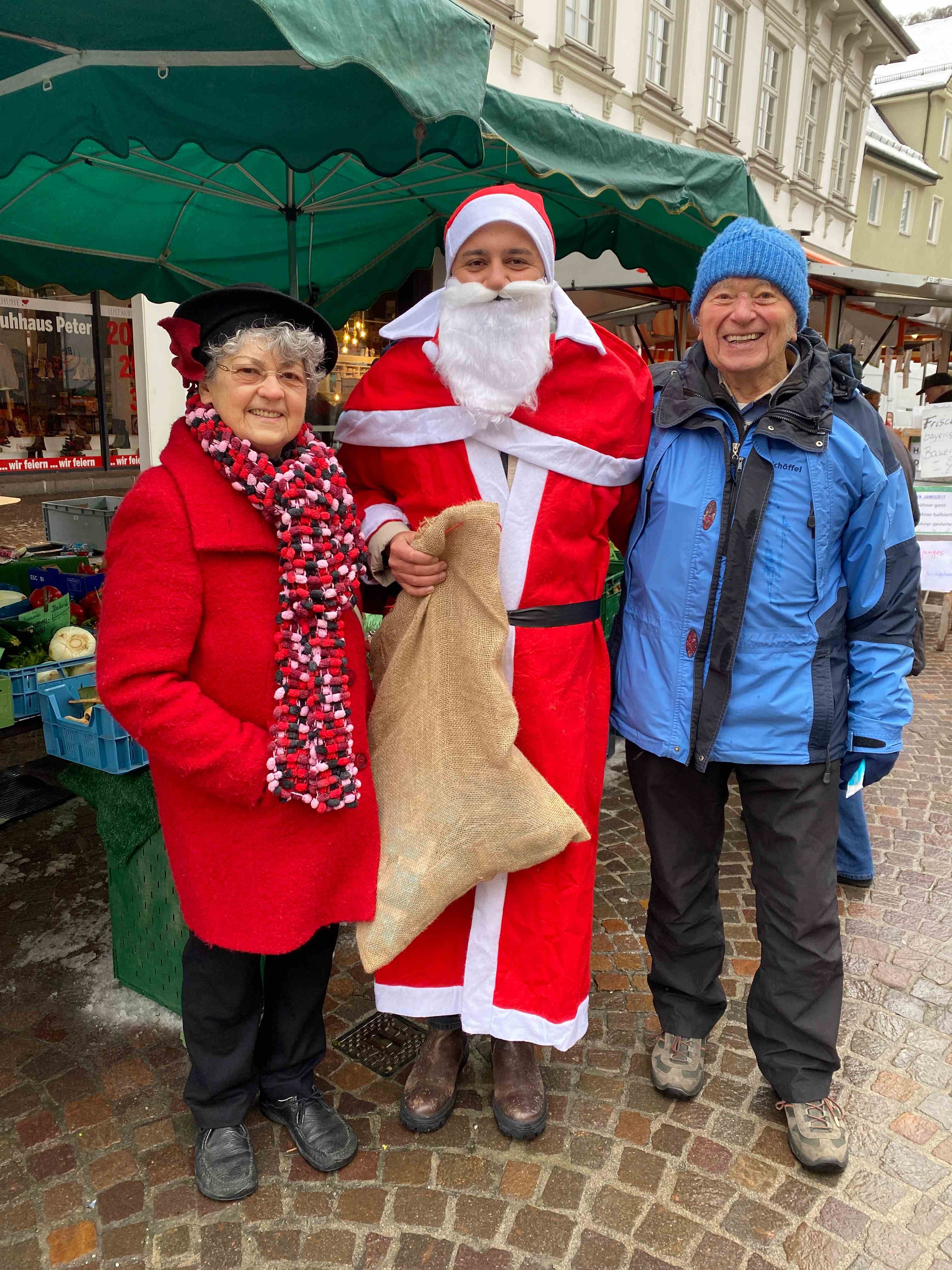 Vorweihnachtliche Aktionen auf den Wochenmärkten in Geislingen