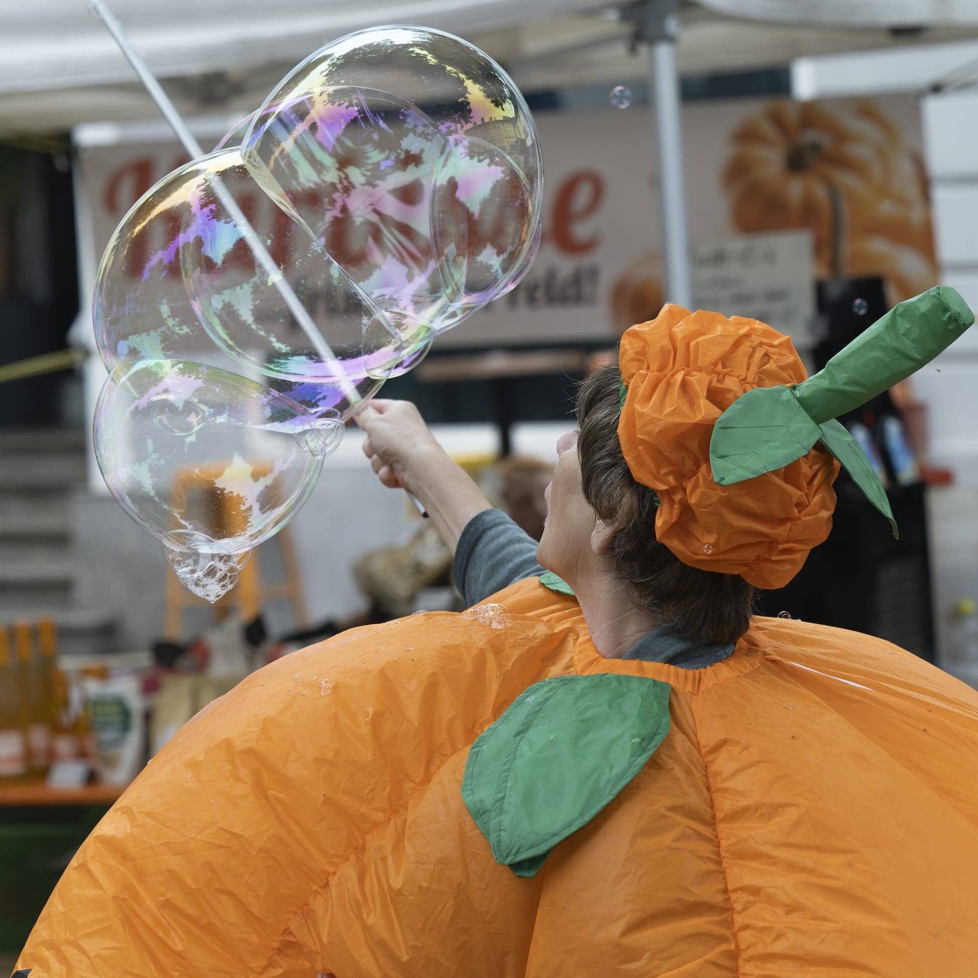 Buntes Herbstfest auf dem Wochenmarkt Heusenstamm am 21. Oktober