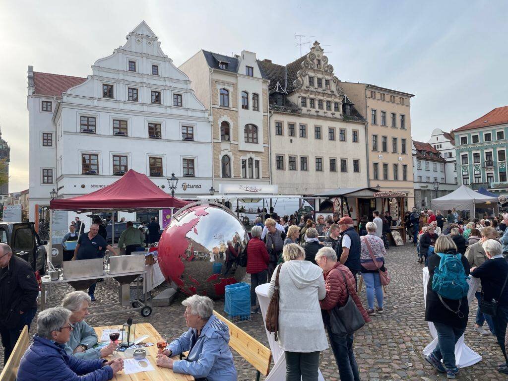 Premiere auf dem Marktplatz Wittenberg: Wochenmarkt und  Feierabendmarkt erstmals gemeinsam 