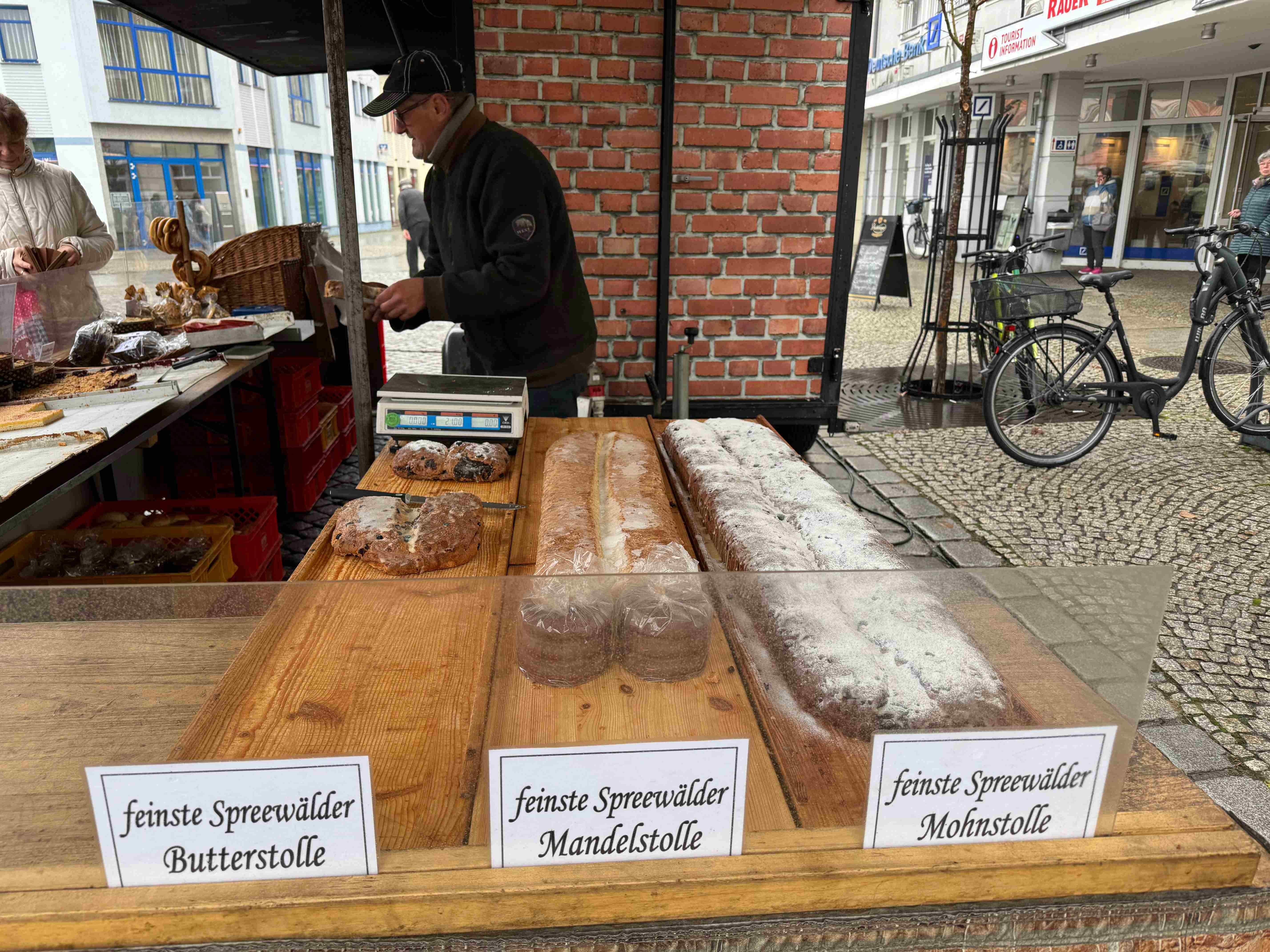 Weihnachtliche Überraschungen auf dem Spremberger Wochenmarkt