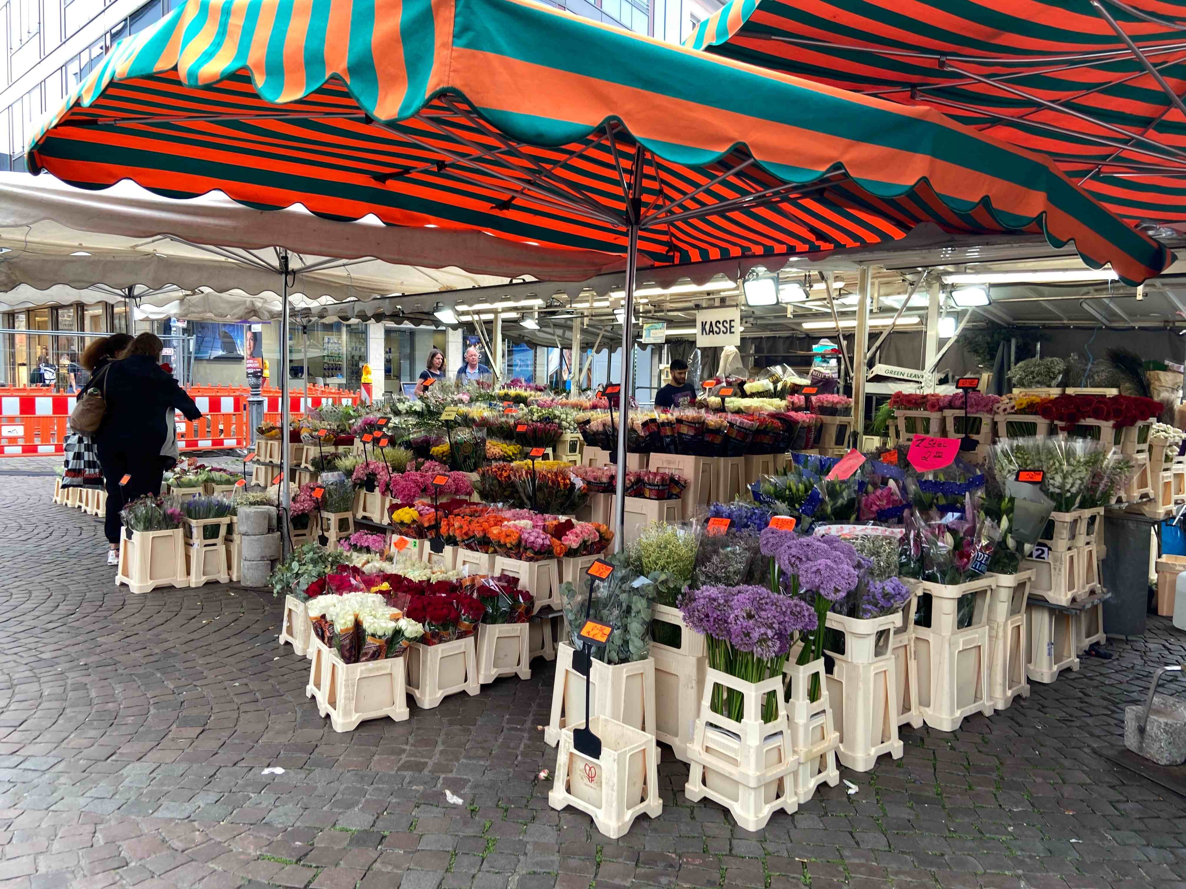 Bonner Wochenmarkt am Sa., den 17. Mai 2025, verlegt – inkl. "Schlemmer Oase" auf dem Remigiusplatz