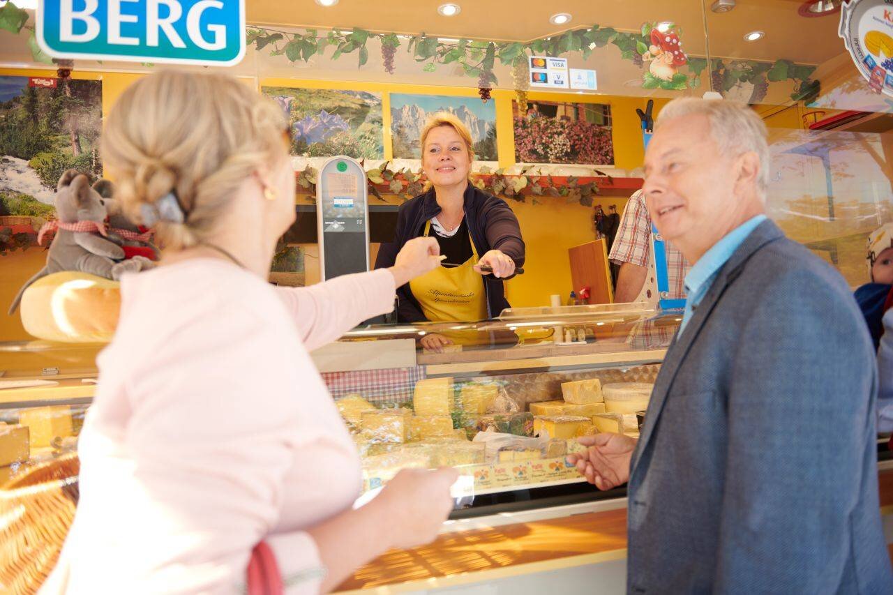 „Pflegetag auf dem Bonner Wochenmarkt“: Information und Beratung rund um Betreuung und Pflege zu Hause am 11. Juni