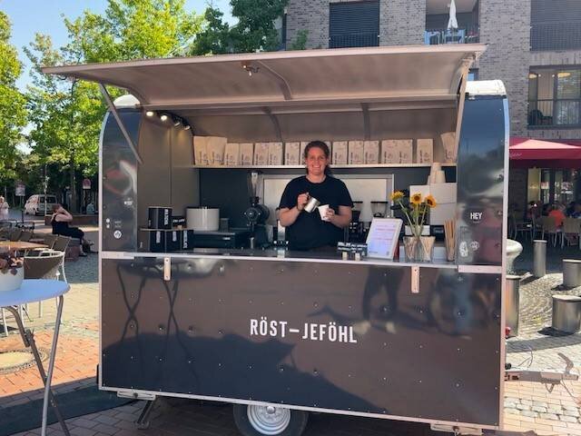 Frisch gerösteter Kaffeegenuss auf dem Bonner Wochenmarkt: „Röst-Jeföhl“ seit 24. Juni mit mobiler Cafébar vor Ort