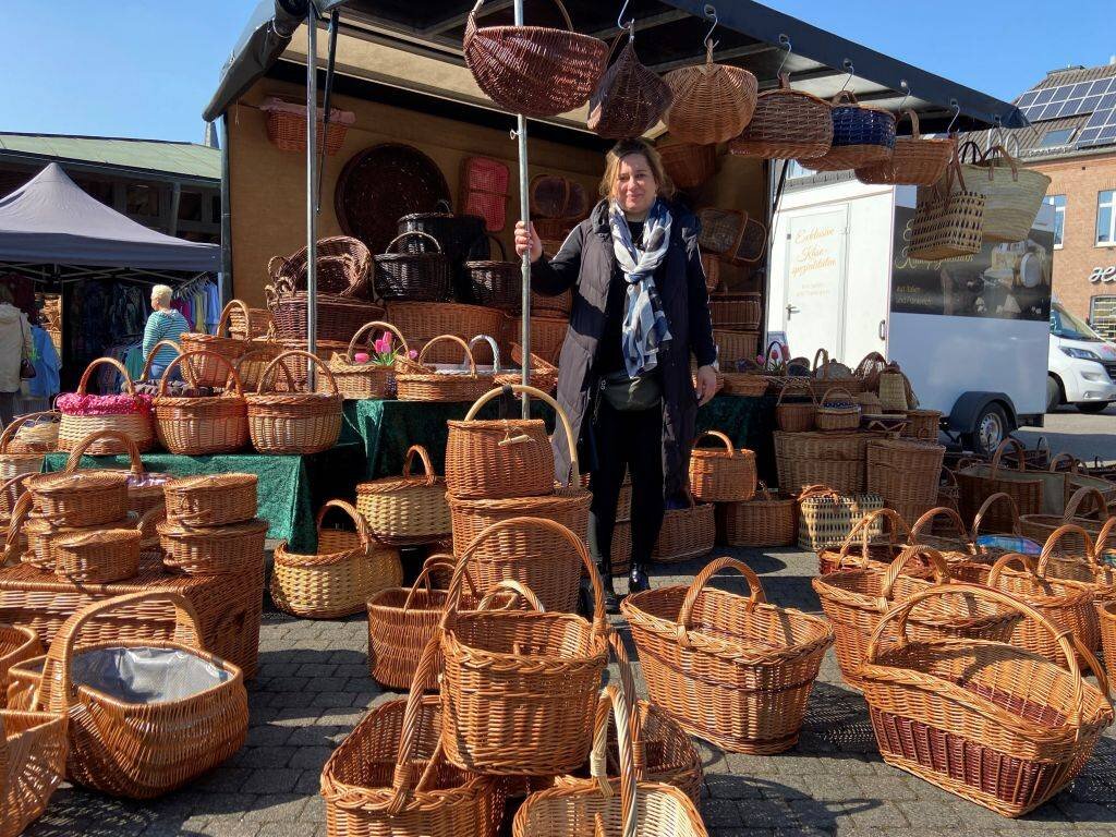 Traditionelles Handwerk in Frechen: Korbflechterei Bong bereichert den Wochenmarkt in Stadtmitte