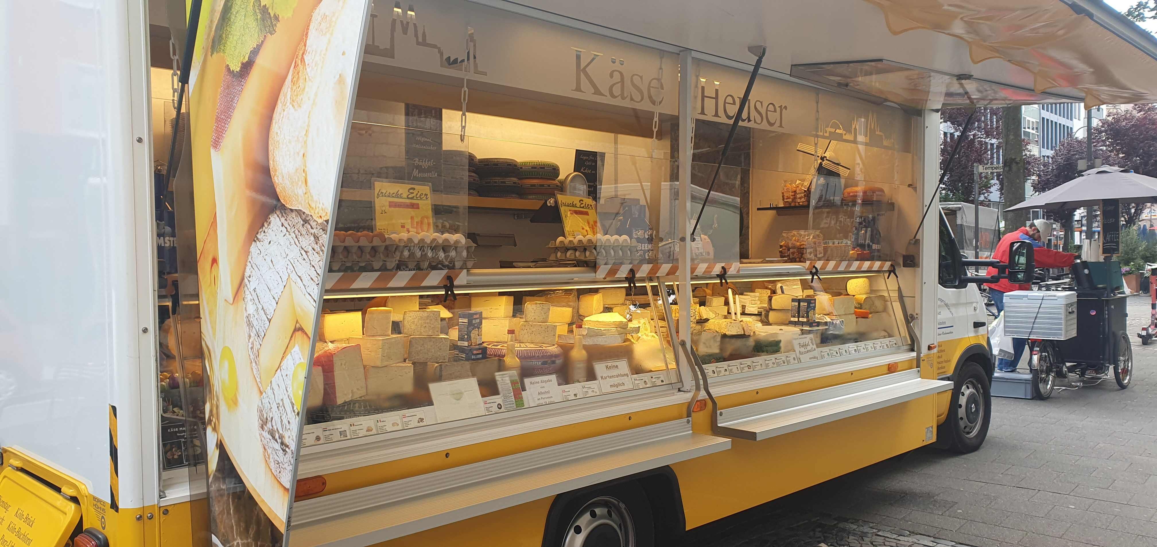 Neuzugang auf dem Wochenmarkt Mülheim: Käse Heuser bereichert das Angebot auf der Schloßstraße
